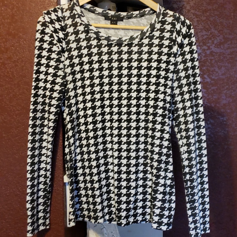 Houndstooth thin sweater top